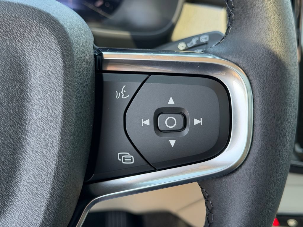 New 2026 Volvo XC40 B5 Plus w/ Protection Package Premier AWD/4WD image 18