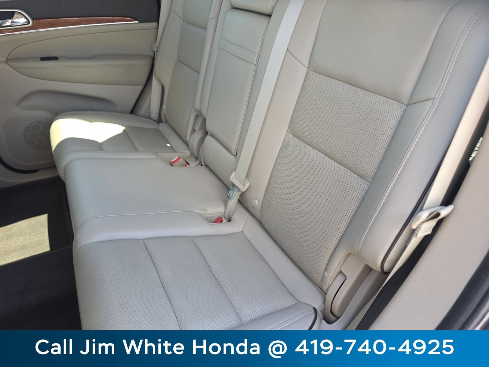 Used 2011 Jeep Grand Cherokee Overland w/ Mopar Chrome Edition Group AWD/4WD image 20
