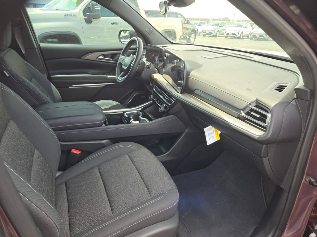 Used 2024 Chevrolet Traverse LT w/ Enhanced Driving Package FWD image 25