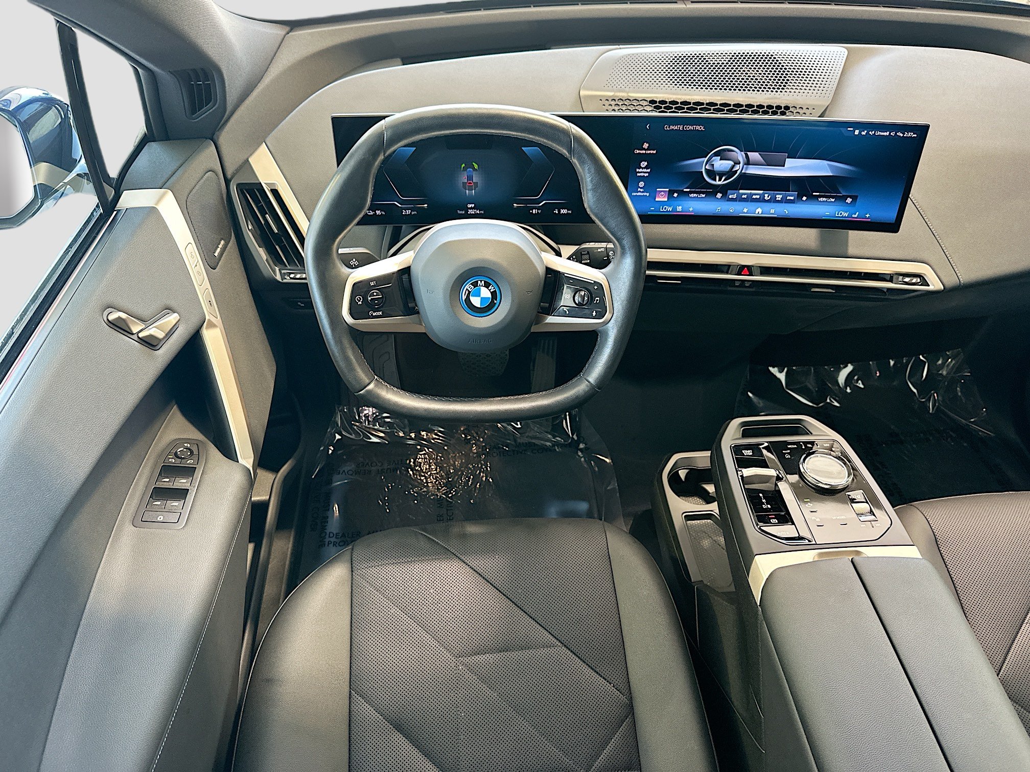 Used 2024 BMW iX xDrive50 w/ Sport Package AWD/4WD image 20