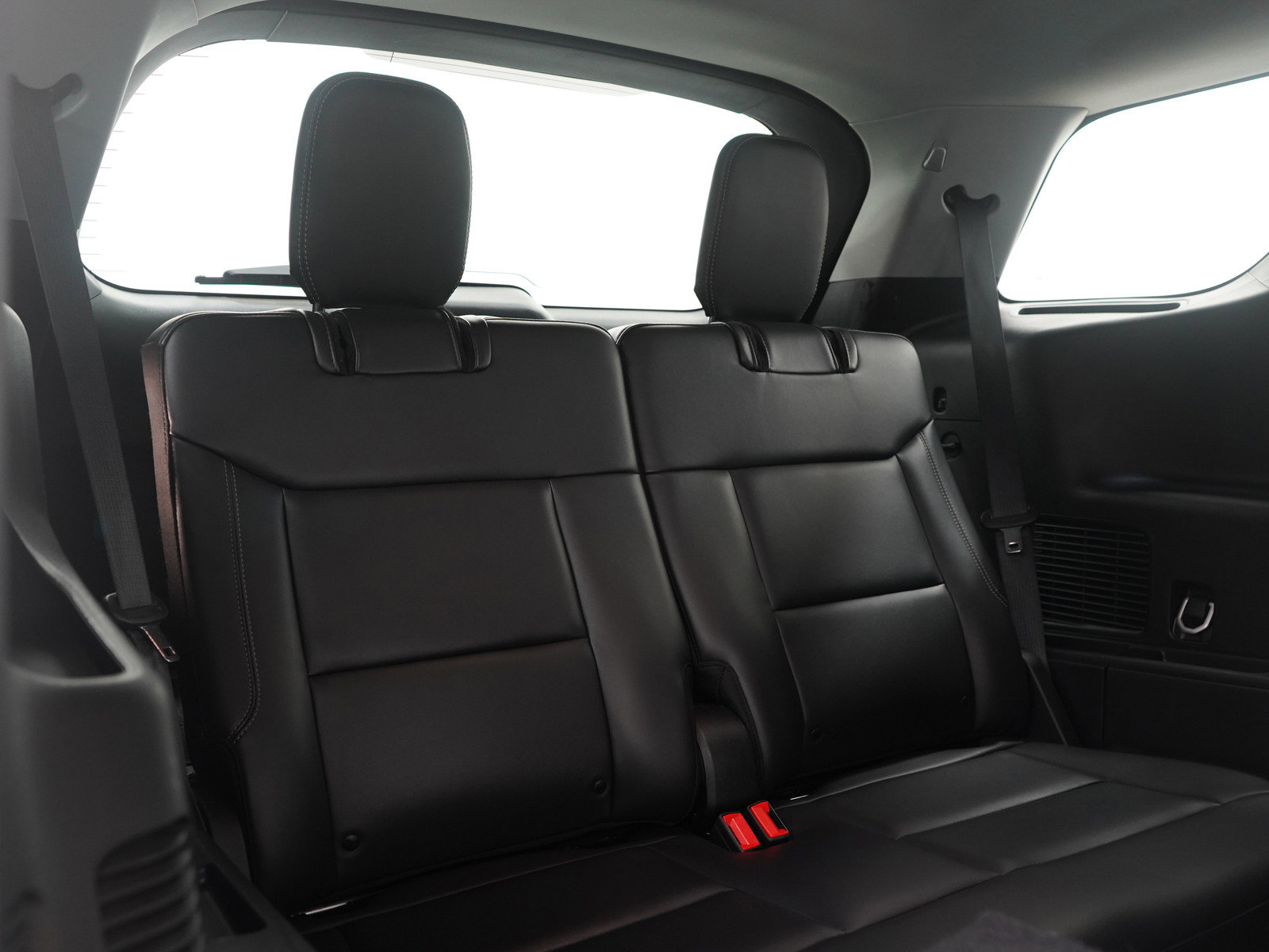 Used 2024 Ford Explorer XLT image 13