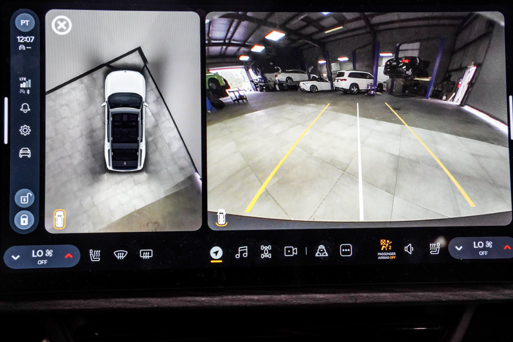 Used 2023 Rivian R1S Adventure Quad AWD/4WD image 32