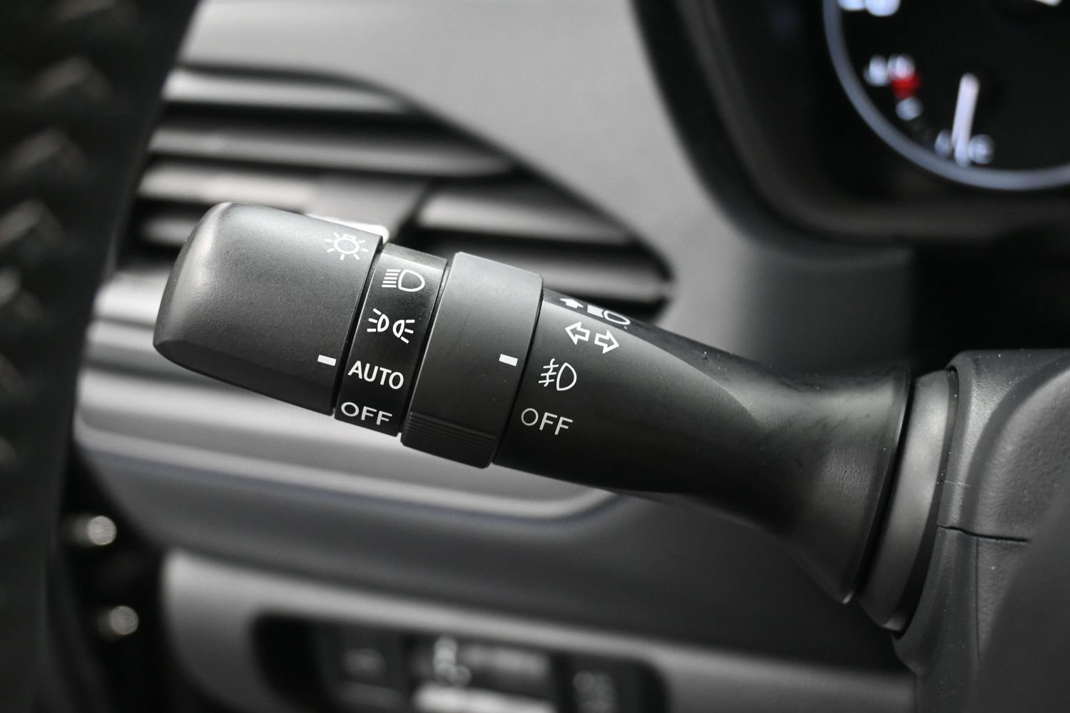 Certified 2025 Subaru Forester Premium AWD/4WD image 24