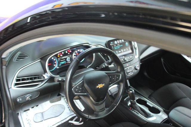 Used 2018 Chevrolet Malibu LT FWD image 14