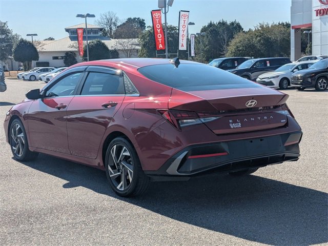 Used 2024 Hyundai Elantra Limited image 5