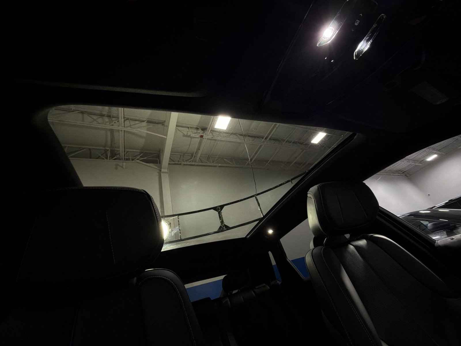 Used 2025 Cadillac Lyriq Luxury w/ LPO, Floor Liner Package AWD/4WD image 24