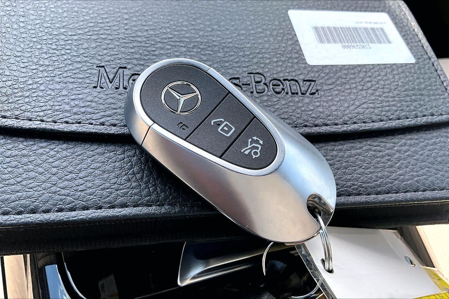 Used 2025 Mercedes-Benz GLC 300 4MATIC image 15