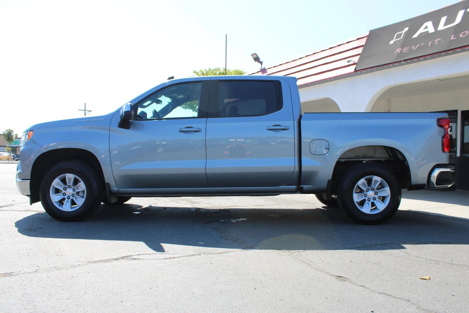 Used 2025 Chevrolet Silverado 1500 LT RWD image 43