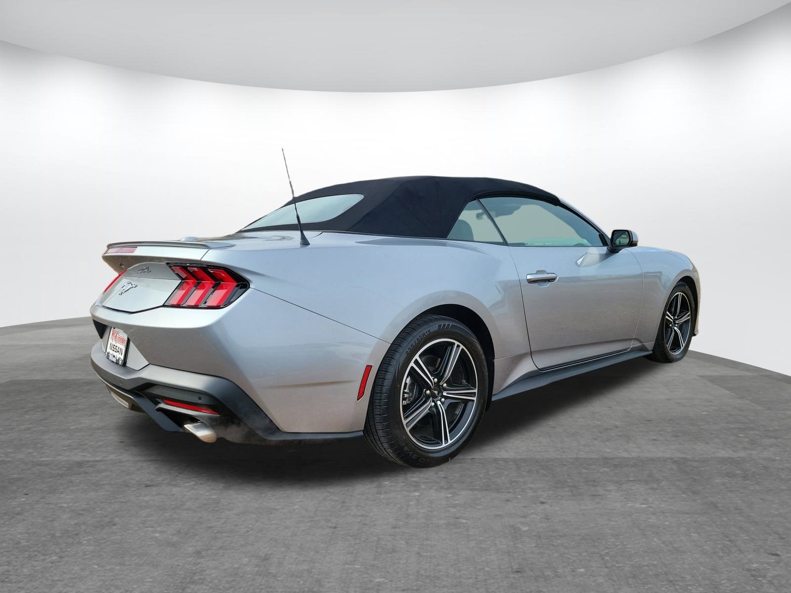 Used 2025 Ford Mustang Premium image 7