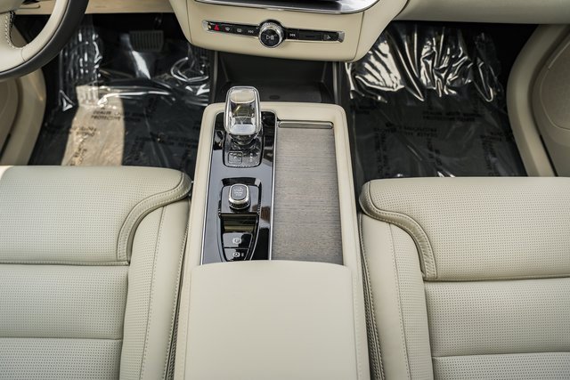New 2026 Volvo XC90 T8 Ultra w/ Protection Package Premier image 25
