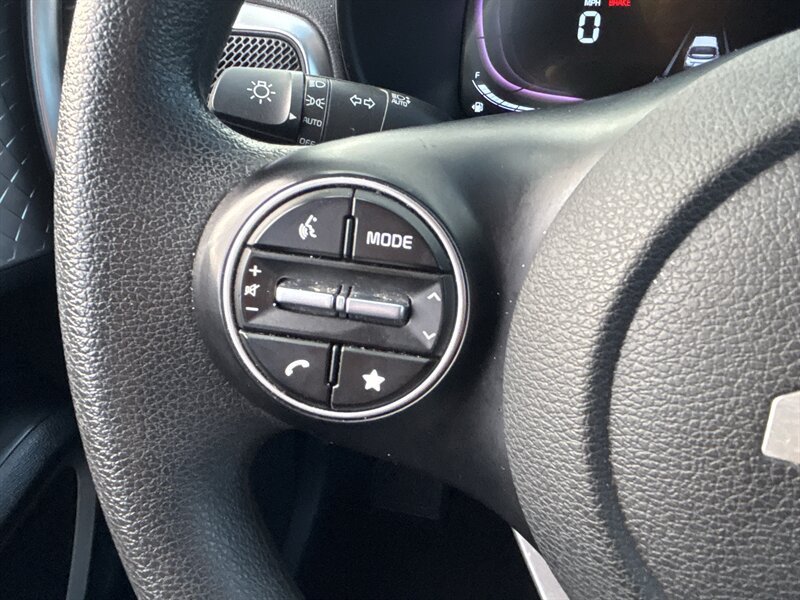 Used 2024 Kia Soul LX w/ Option Group 015 FWD image 22
