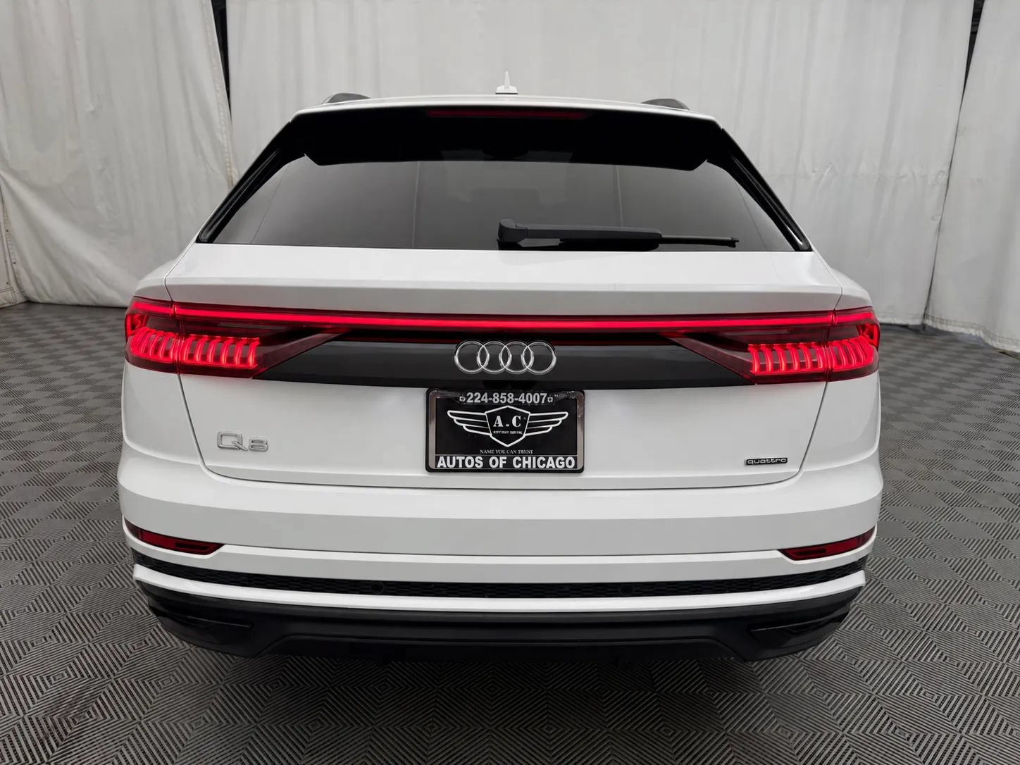 Used 2019 Audi Q8 Prestige w/ Adaptive Chassis Package AWD/4WD image 6