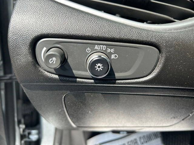 Used 2025 Chevrolet Malibu LT FWD image 19