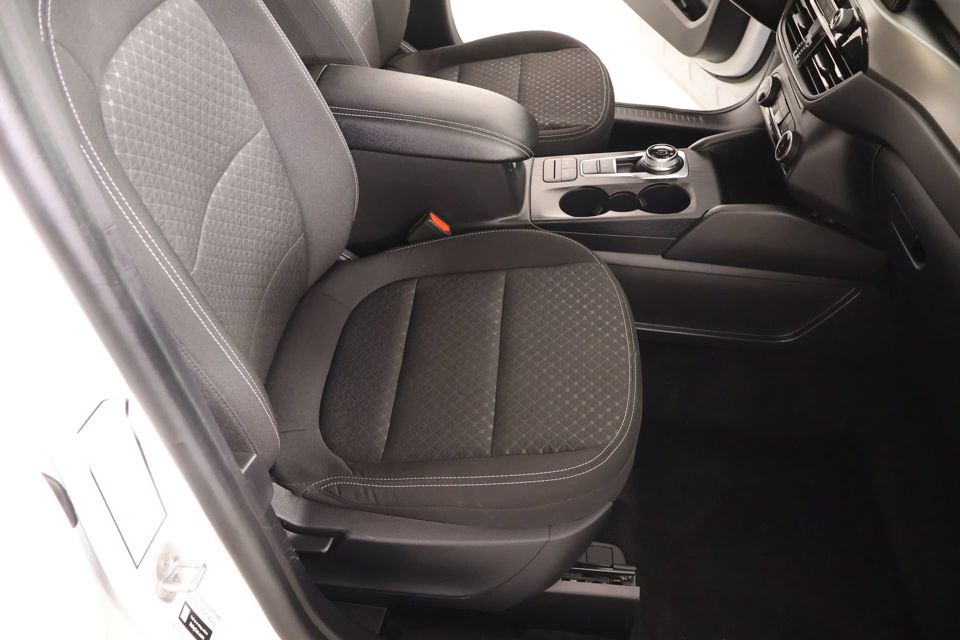 Used 2025 Ford Escape Active AWD/4WD image 12
