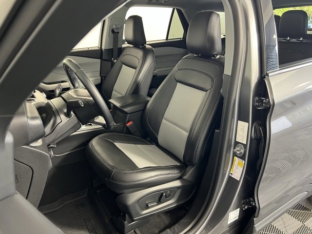 Used 2023 Ford Explorer XLT w/ XLT Sport Appearance Package image 20