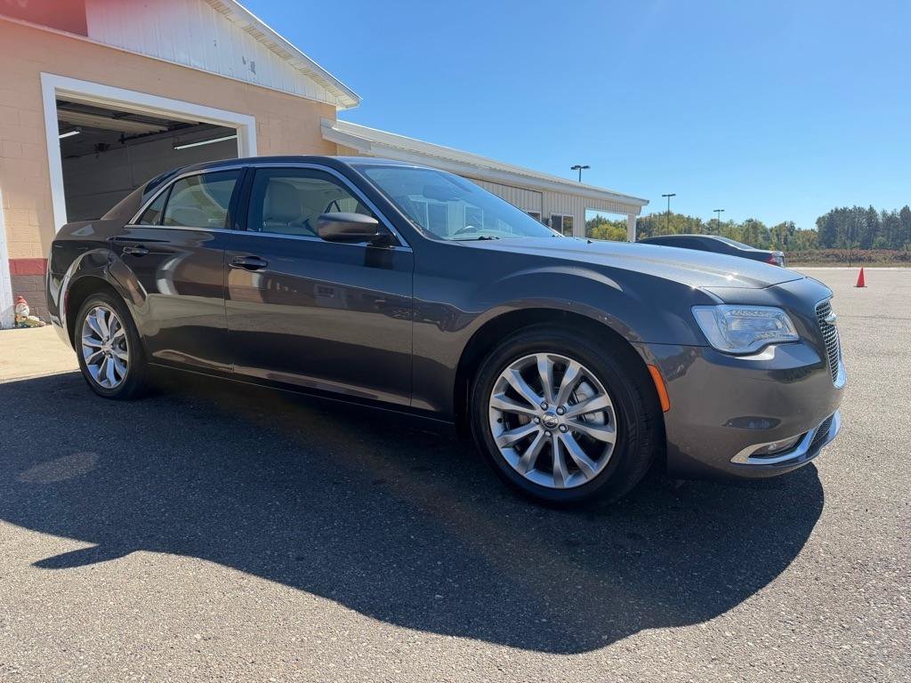 Used 2017 Chrysler 300 Limited w/ Value Package AWD/4WD image 3