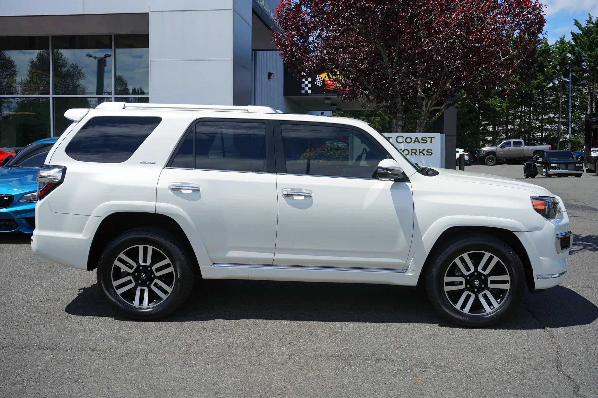 Used 2016 Toyota 4Runner Limited AWD/4WD image 7