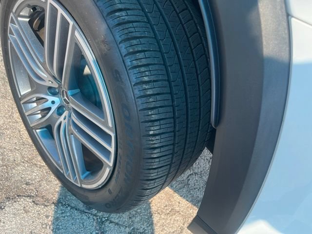 Used 2025 Mercedes-Benz GLS 450 4MATIC image 9