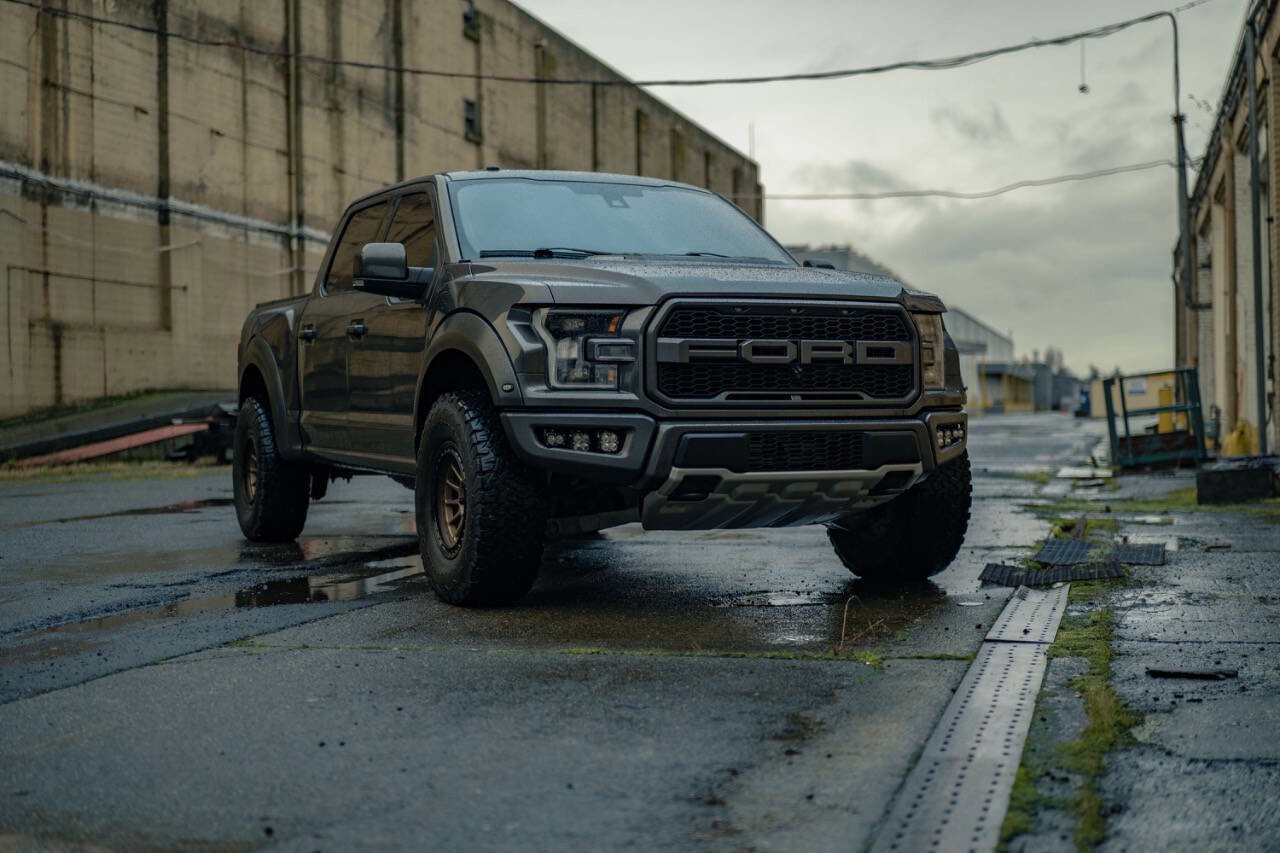 Used 2017 Ford F150 Raptor w/ Equipment Group 802A Luxury image 47