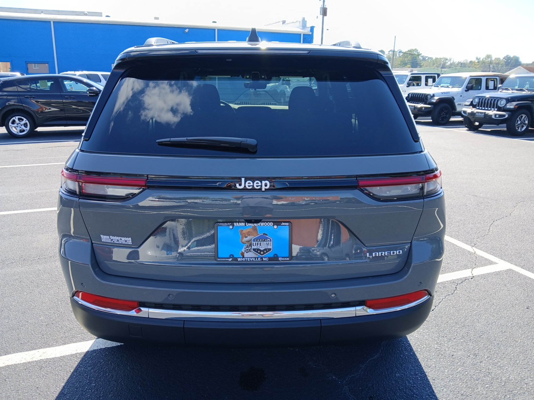 New 2027 Jeep Grand Cherokee Laredo X RWD image 5