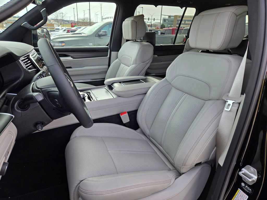 New 2026 Jeep Grand Wagoneer Summit image 14