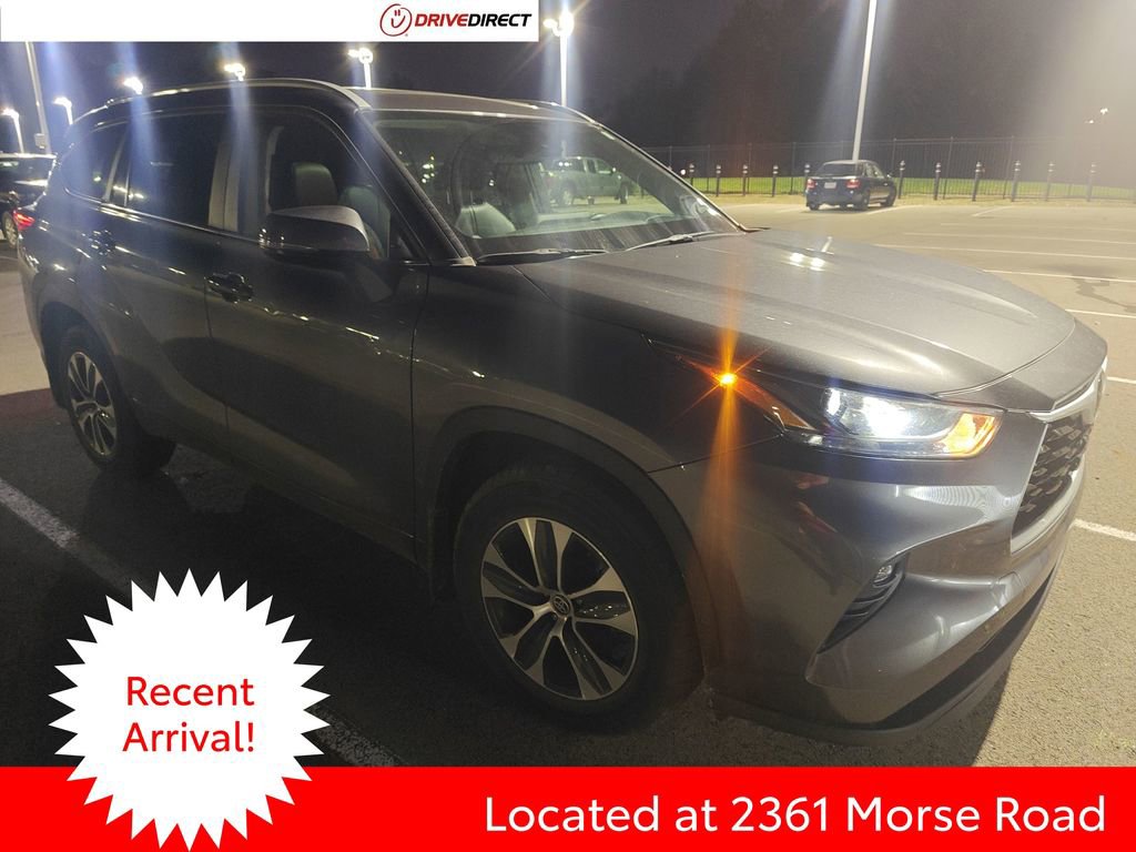 Used 2023 Toyota Highlander XLE image 1