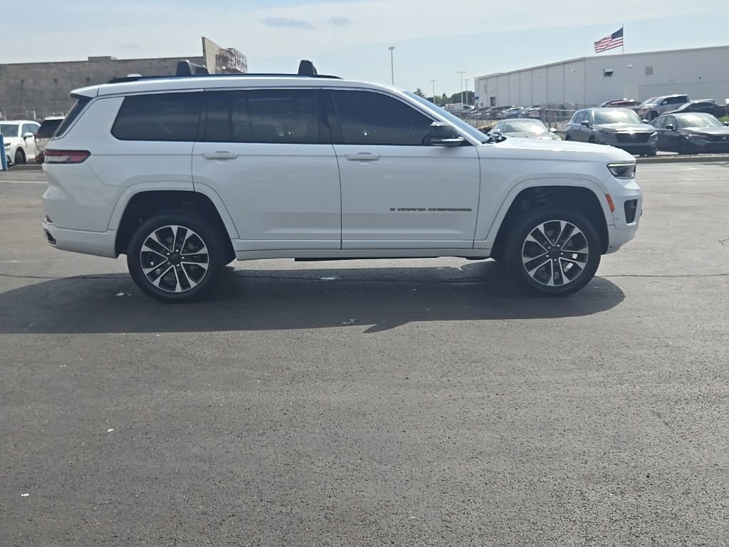 Used 2022 Jeep Grand Cherokee L Overland w/ Luxury Tech Group IV AWD/4WD image 10