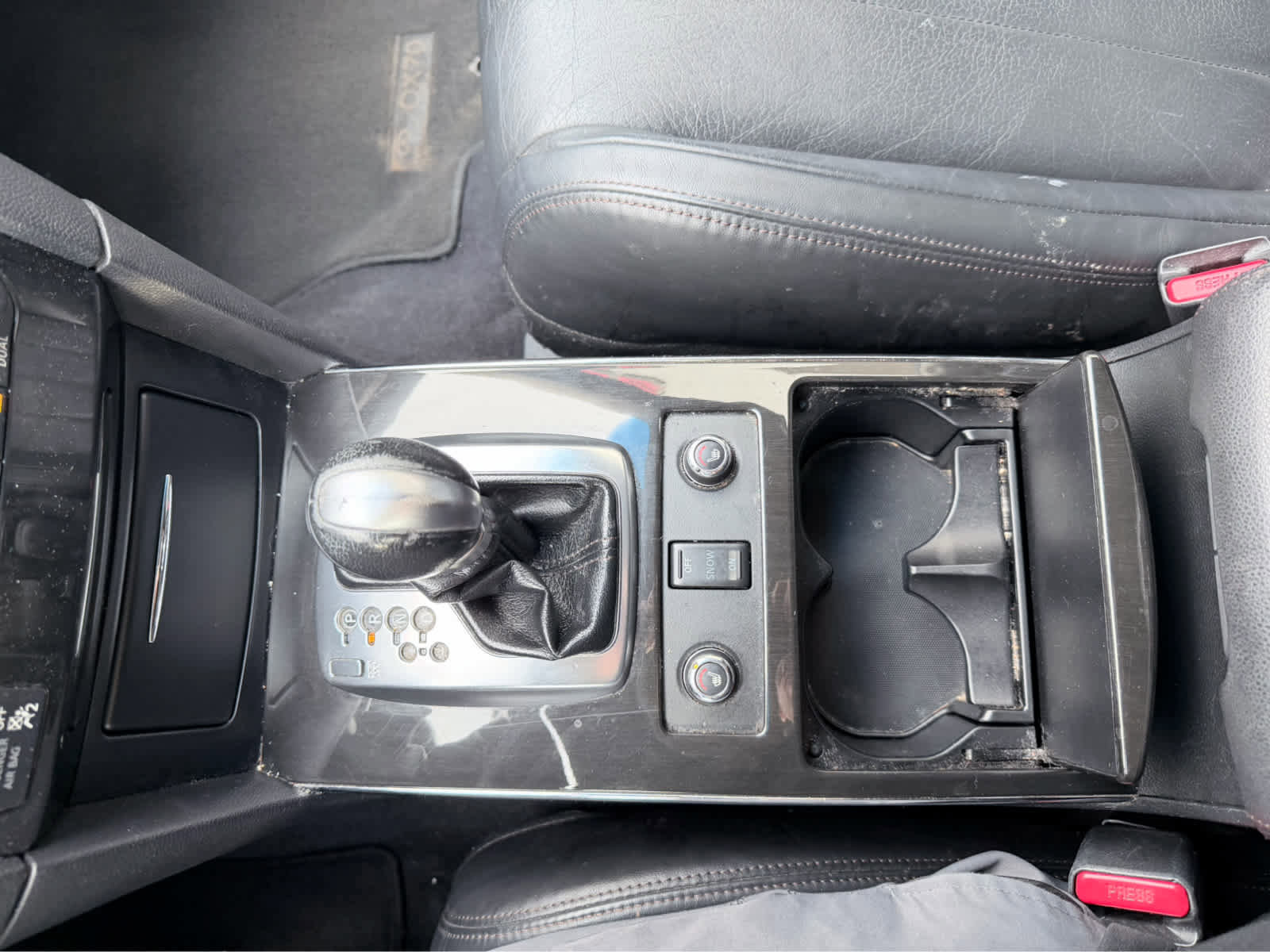 Used 2017 INFINITI QX70 AWD w/ Premium Package image 26