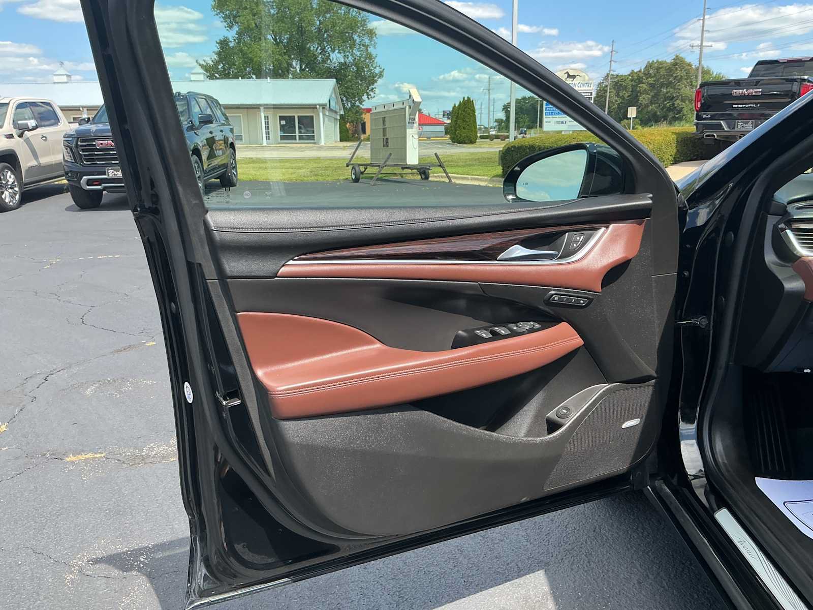 Used 2019 Buick LaCrosse Avenir w/ Driver Confidence Package II AWD/4WD image 17