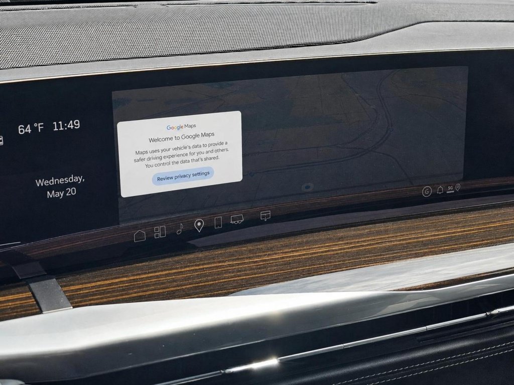 New 2026 Cadillac Escalade 4WD w/ LPO, Floor Liner Package image 30