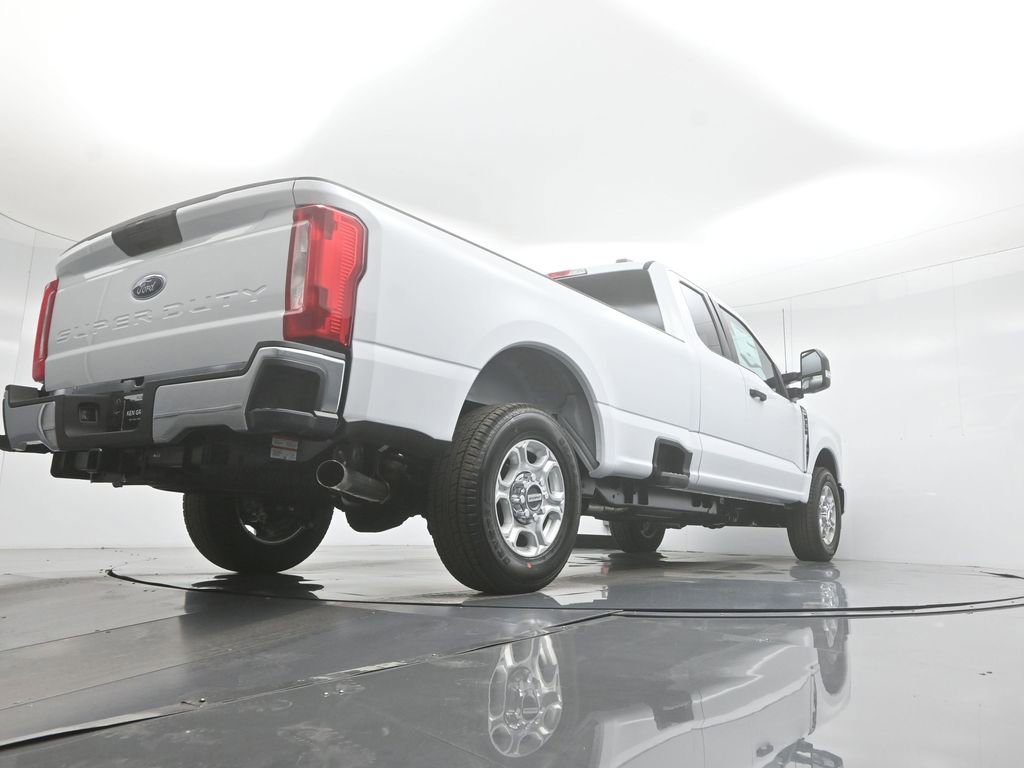 New 2026 Ford F350 XLT image 45
