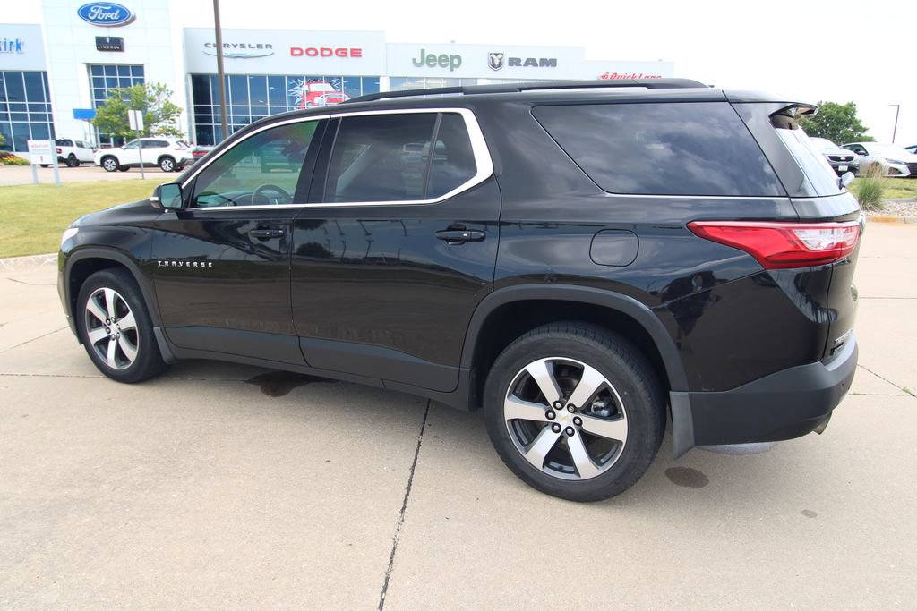 Used 2019 Chevrolet Traverse LT w/ LPO, Blackout Package AWD/4WD image 18