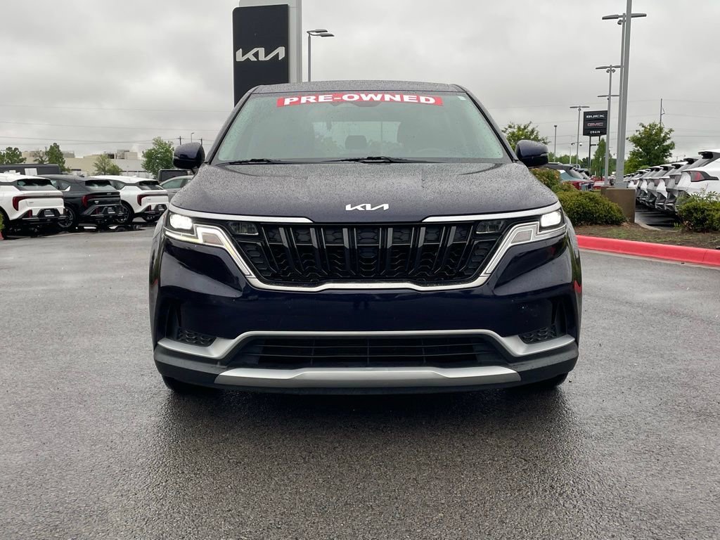 Used 2023 Kia Carnival LX FWD image 2