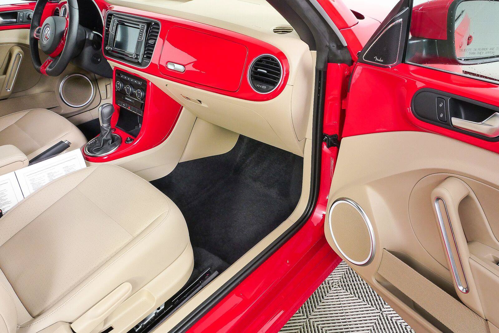 Used 2019 Volkswagen Beetle 2.0T SE w/ SE Premium Package FWD image 23