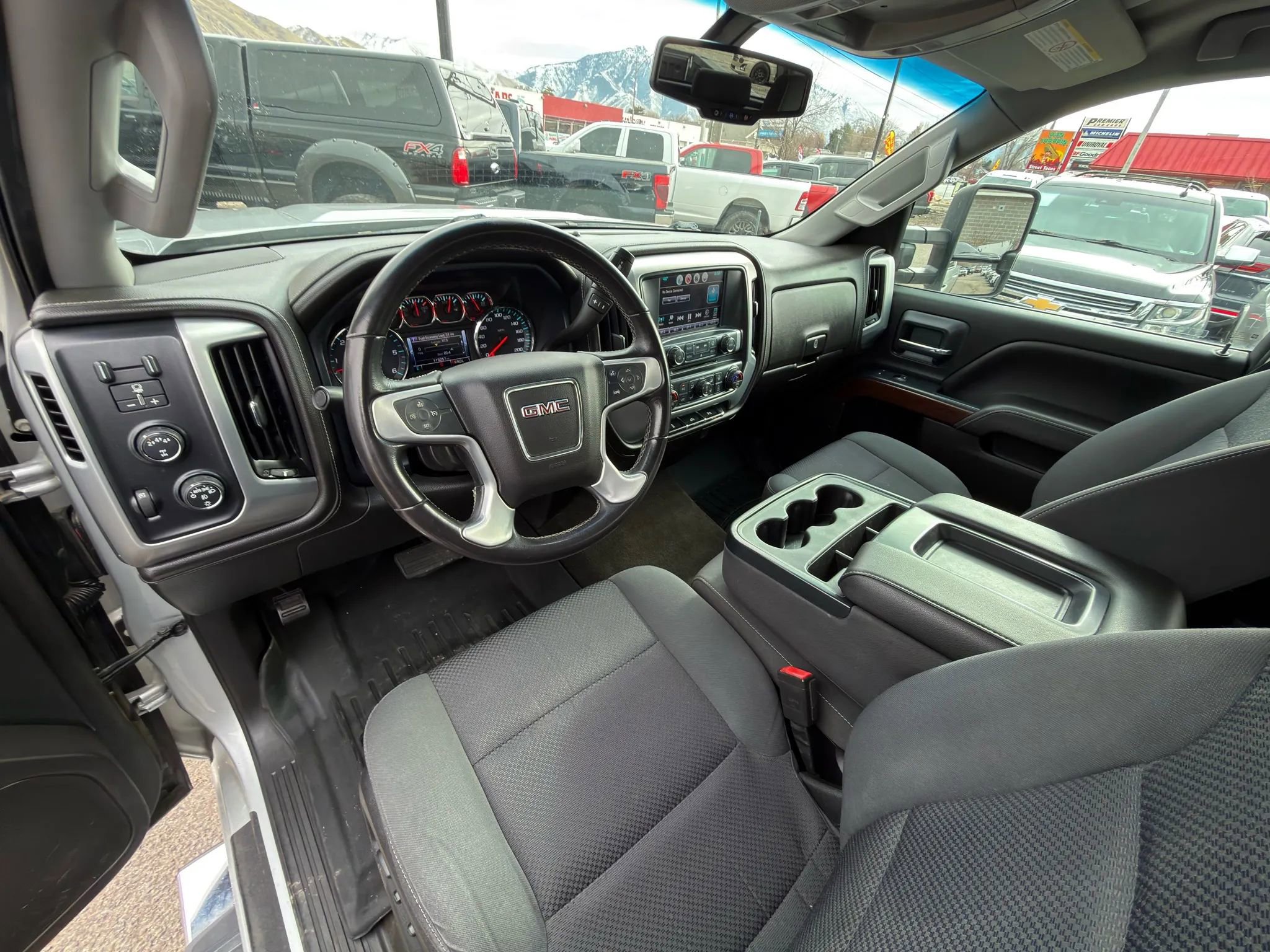 Used 2017 GMC Sierra 2500 SLE image 32
