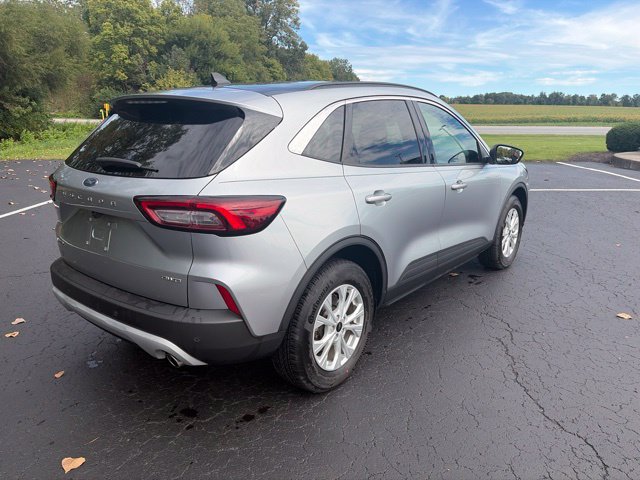 Used 2023 Ford Escape Active w/ Tech Pack #1 AWD/4WD image 12