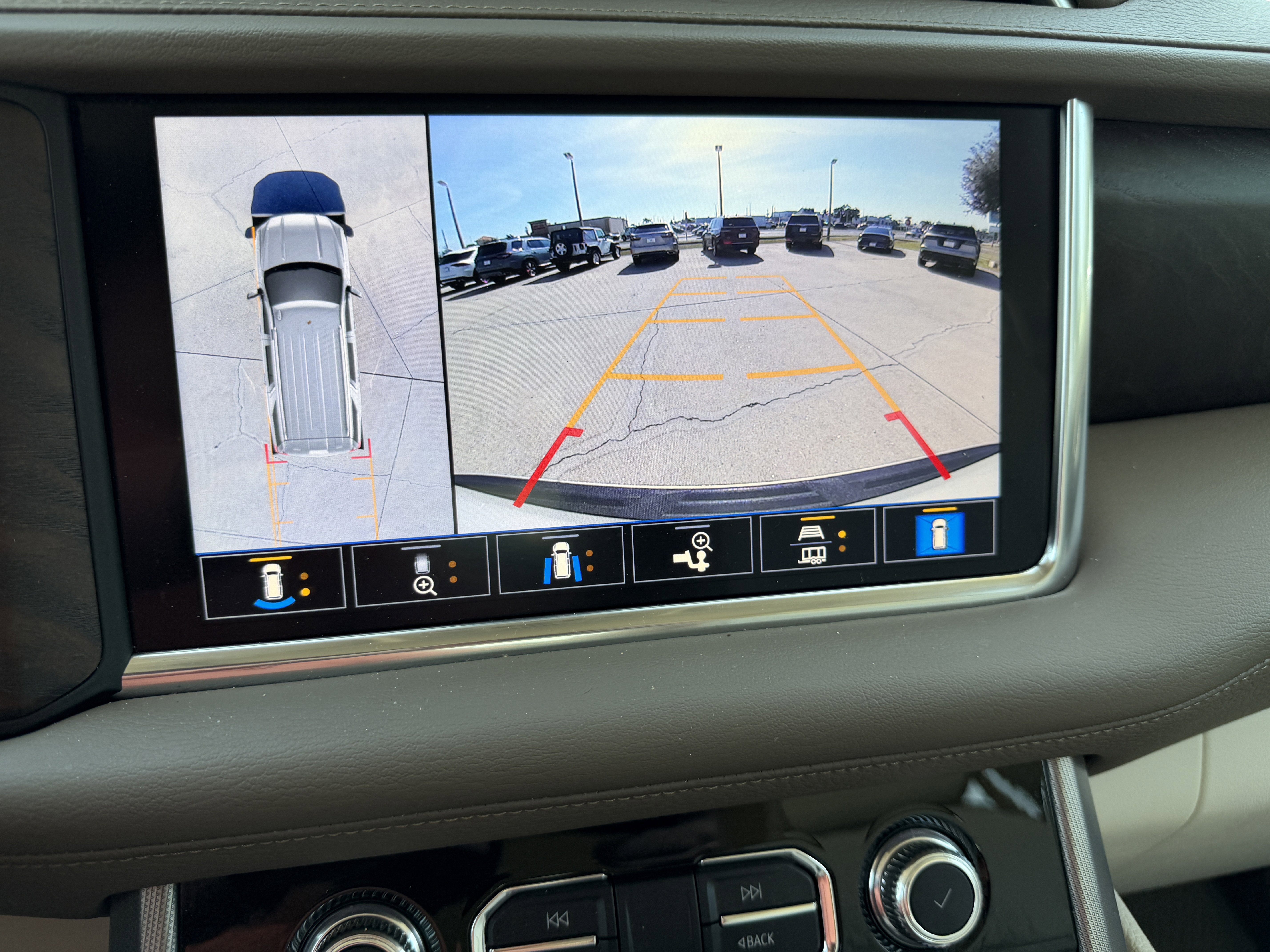 Used 2021 GMC Yukon Denali w/ Denali Premium Package image 26