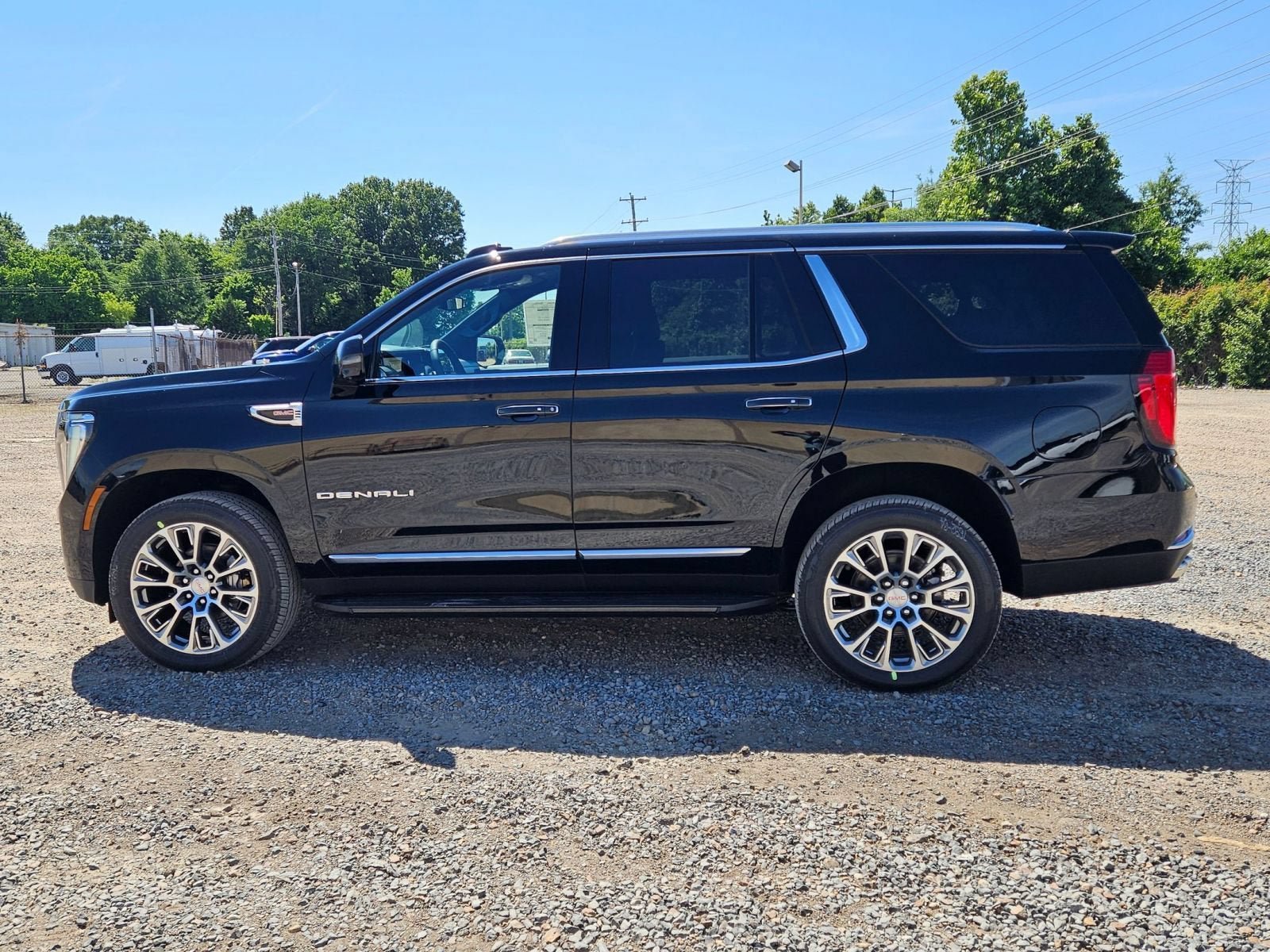 New 2026 GMC Yukon Denali AWD/4WD image 2