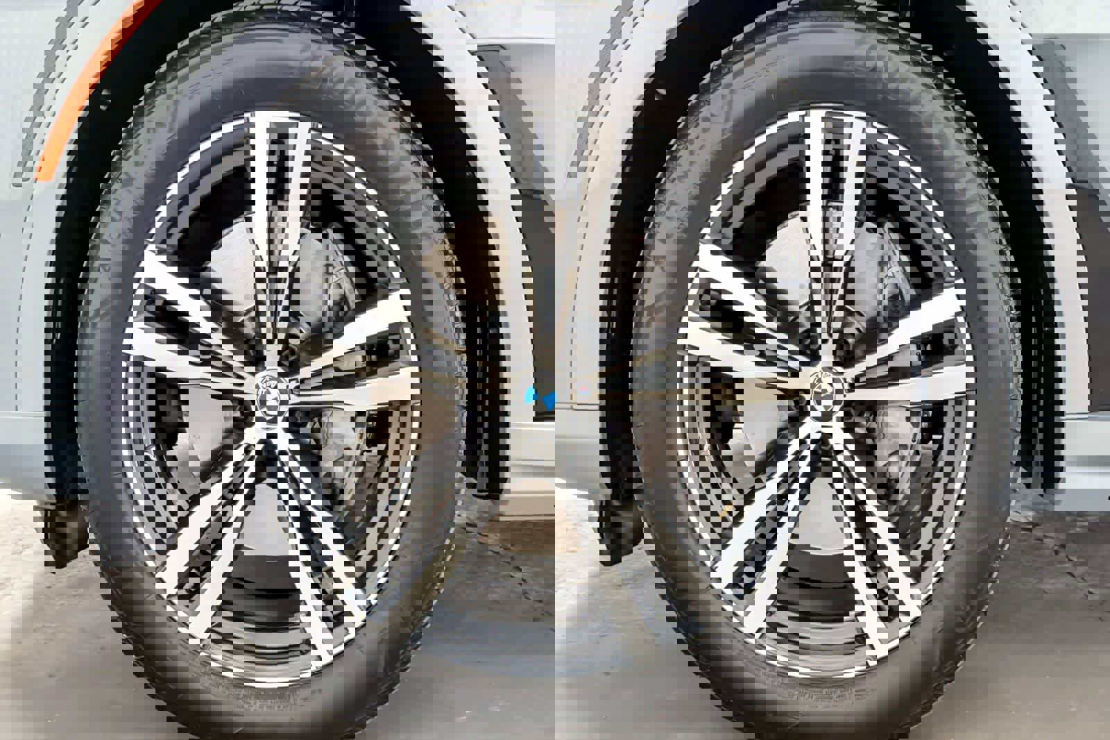 Certified 2024 BMW X7 xDrive40i w/ M Sport Package image 27