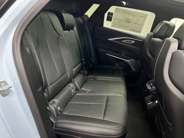 New 2025 Cadillac Lyriq Sport AWD/4WD image 18