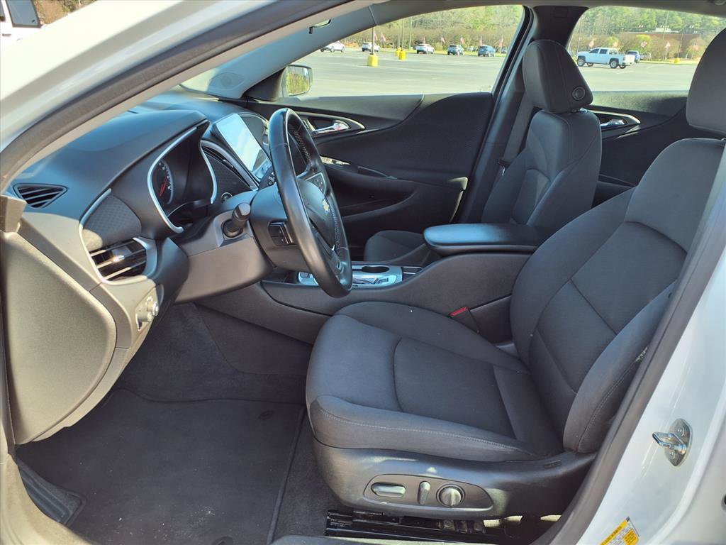 Used 2023 Chevrolet Malibu RS image 3