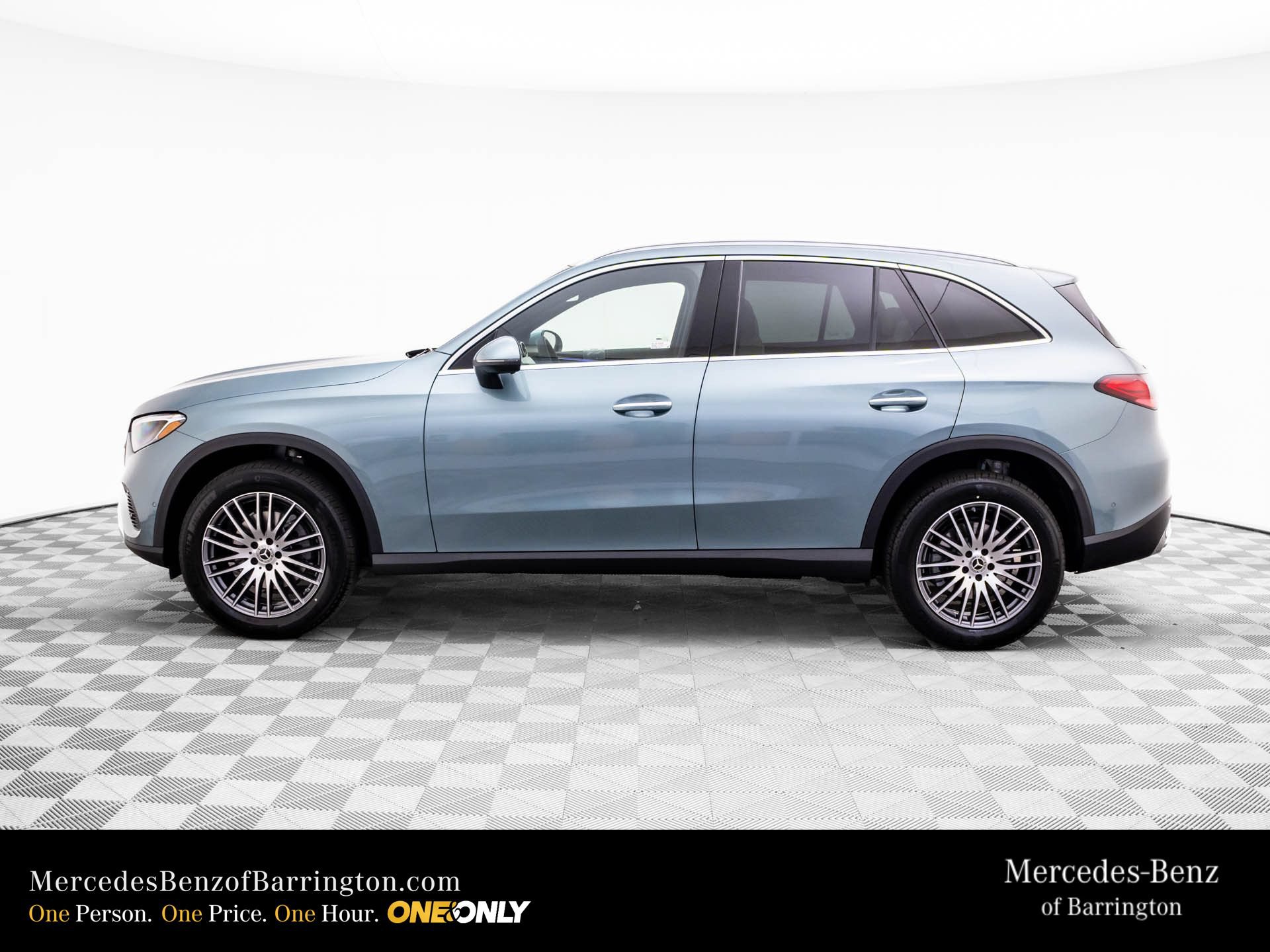 New 2026 Mercedes-Benz GLC 300 4MATIC image 2