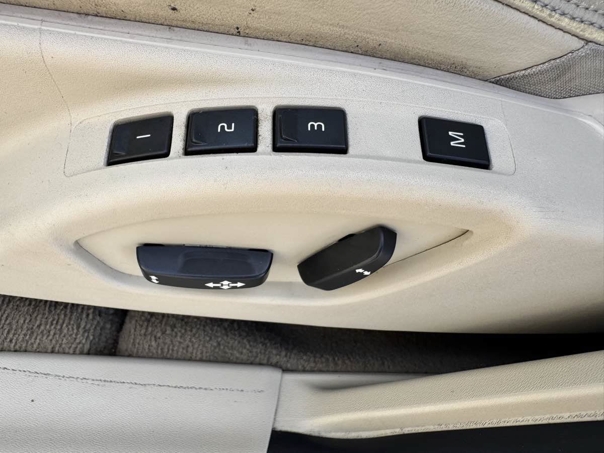 Used 2012 Volvo S60 T5 w/ Climate Pkg FWD image 38