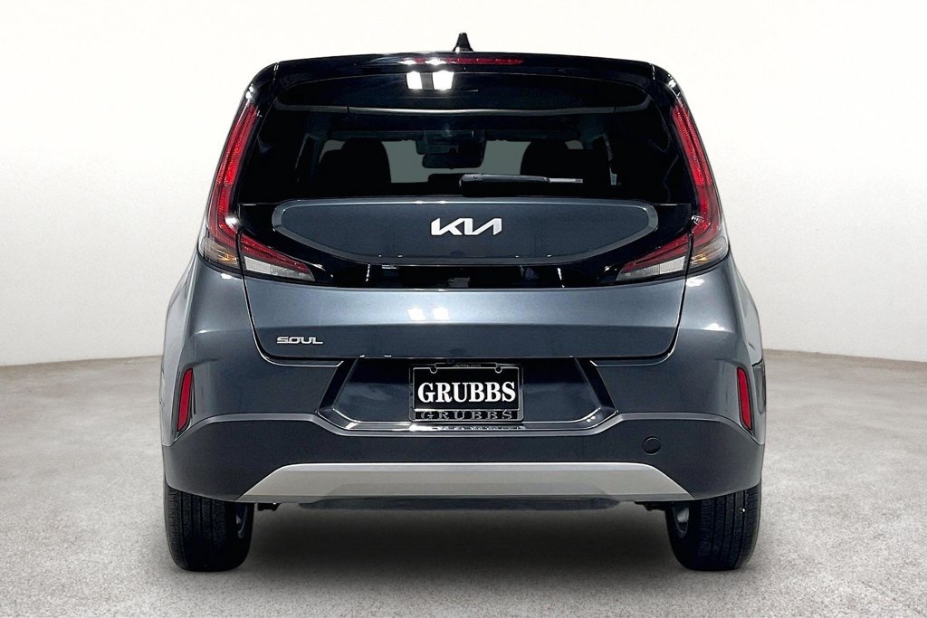 Used 2025 Kia Soul LX w/ LX Technology Package FWD image 5