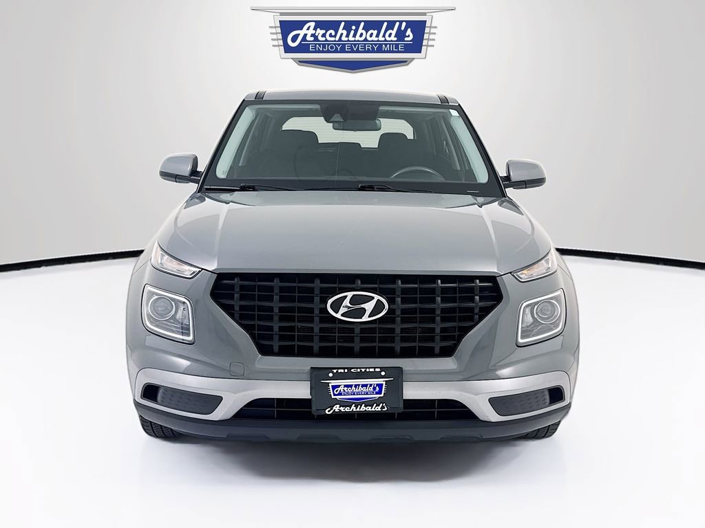 Used 2021 Hyundai Venue SE image 2