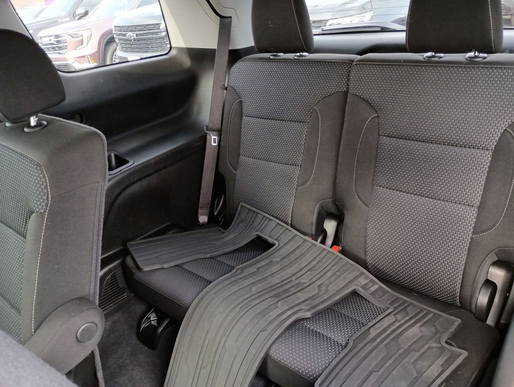 Used 2023 GMC Acadia SLE w/ Driver Convenience Package FWD image 29