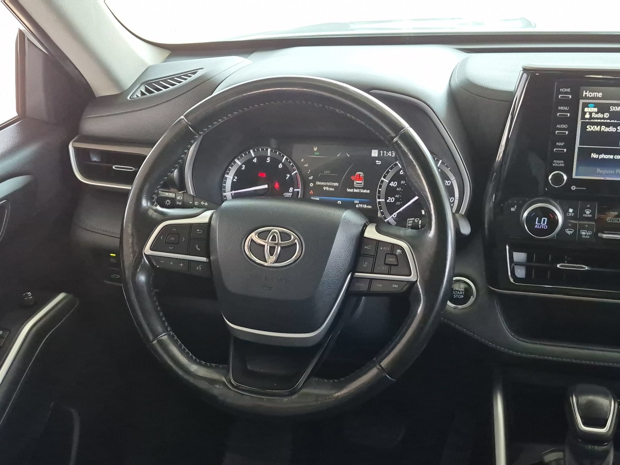 Used 2022 Toyota Highlander XLE FWD image 11