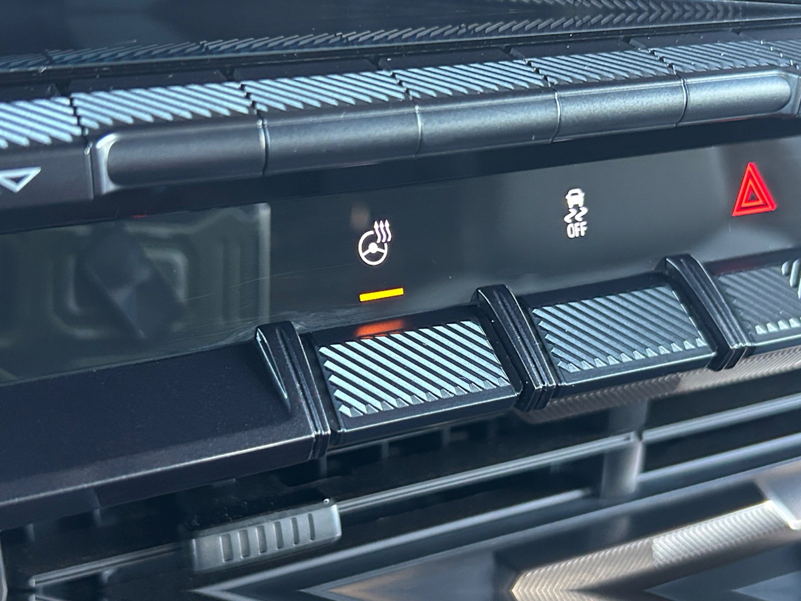 Used 2025 GMC Hummer EV 2X w/ LPO, Sport Package image 25