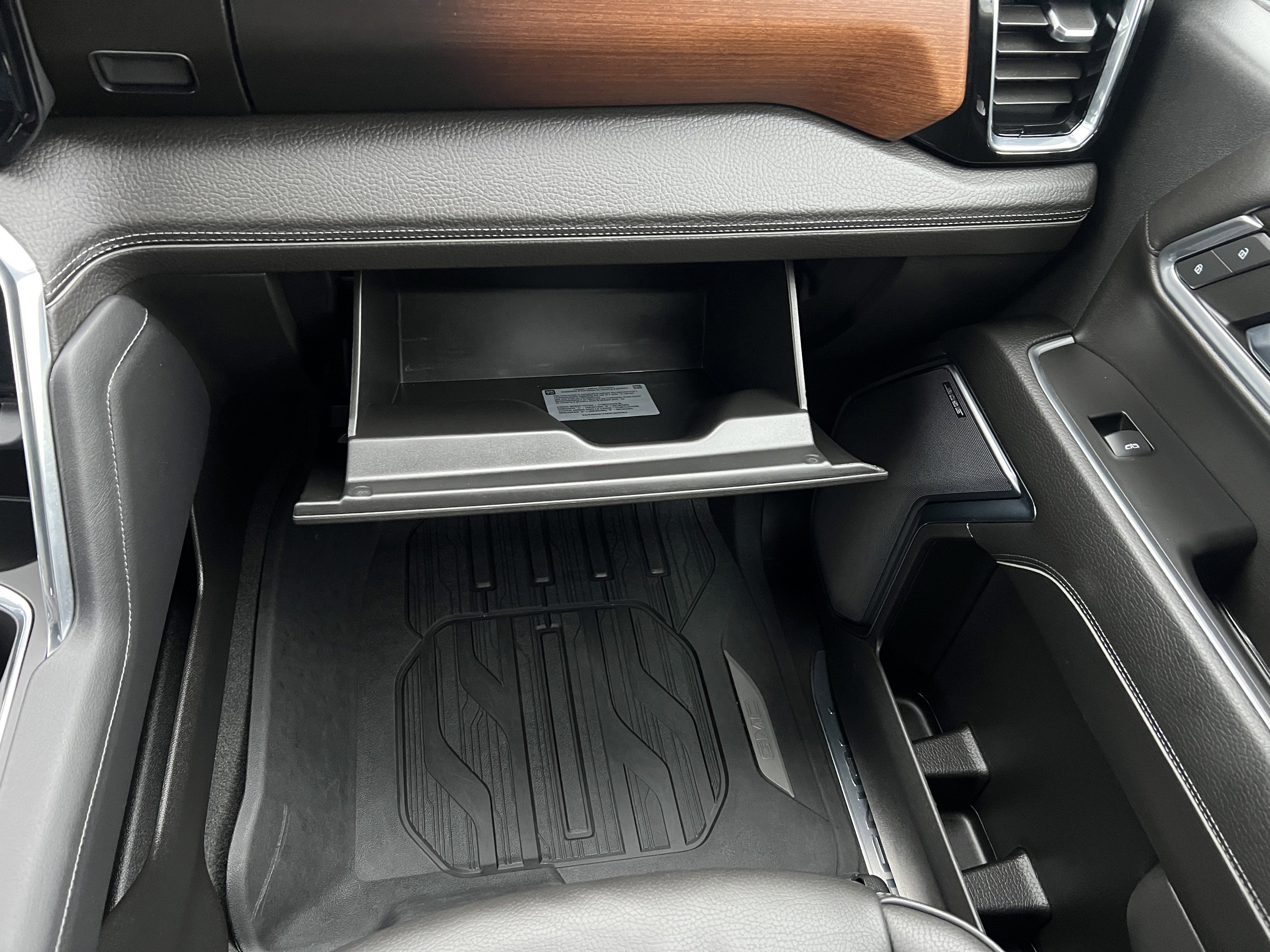 Used 2024 GMC Sierra 2500 Denali w/ Denali Reserve Package image 34