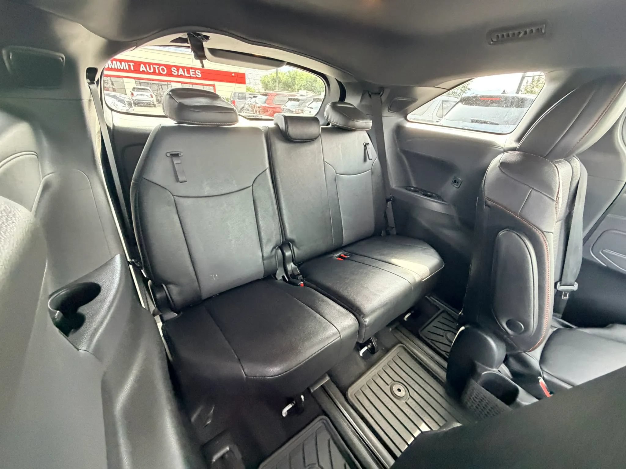 Used 2023 Toyota Sienna XSE w/ XSE Plus Package AWD/4WD image 23